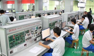 电子信息学院实训场 智能电子产品开发专业的实战高地